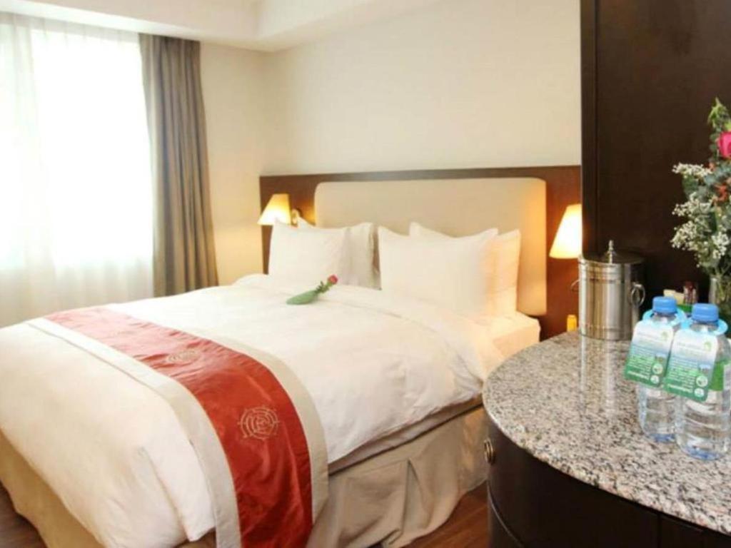 Plaza Sutera Biru Hotel Kuala Belait Екстер'єр фото