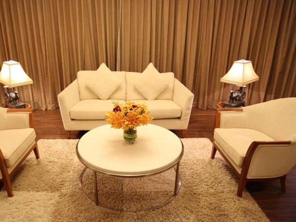 Plaza Sutera Biru Hotel Kuala Belait Екстер'єр фото