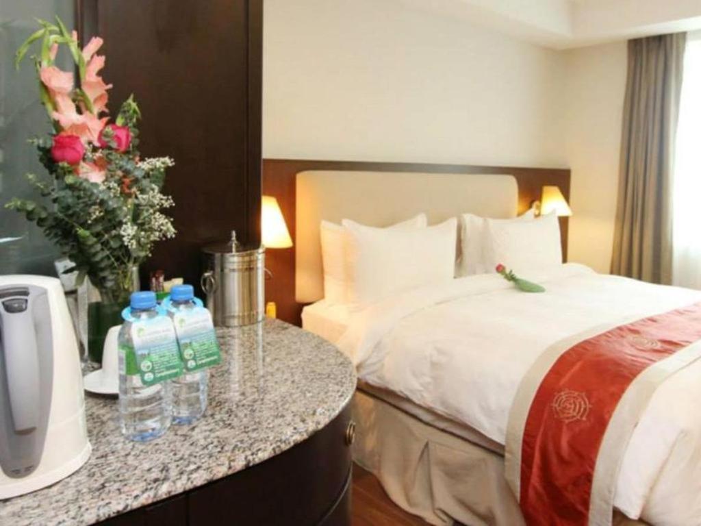 Plaza Sutera Biru Hotel Kuala Belait Екстер'єр фото