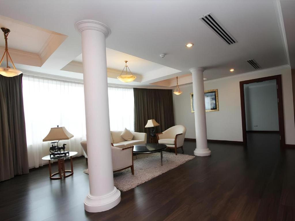 Plaza Sutera Biru Hotel Kuala Belait Екстер'єр фото