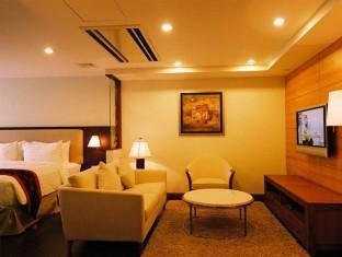 Plaza Sutera Biru Hotel Kuala Belait Екстер'єр фото